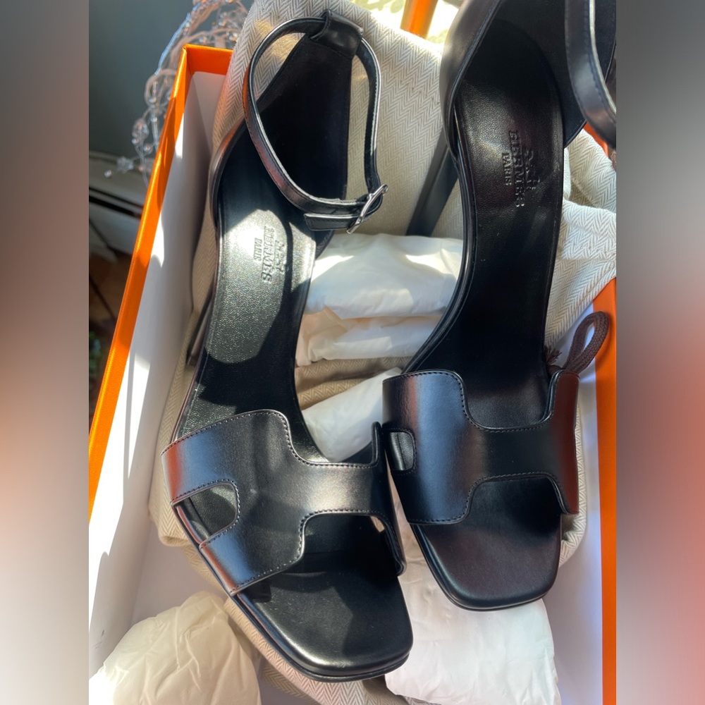 Hermes shoes heels hard to get one calfskin leather soft beautiful.NEVER USED